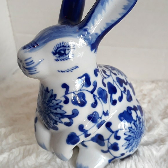 Ceramic Blue Chintzy Floral Bunny Rabbit Figurine - Picture 3 of 5